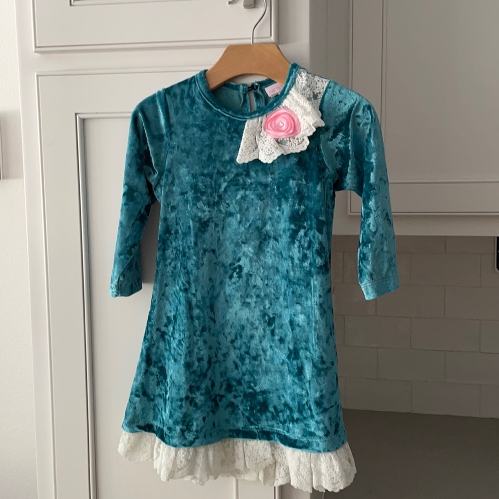 CACH CACH  Girl’s Velour Dress